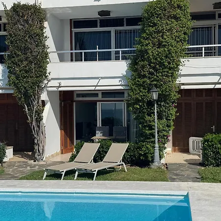 Sea View Apartment *